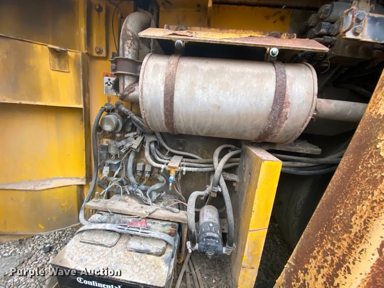 image for item DM2747 Sakai GW750  pneumatic roller