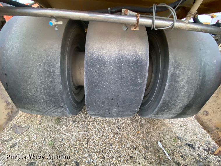 image for item DM2747 Sakai GW750  pneumatic roller