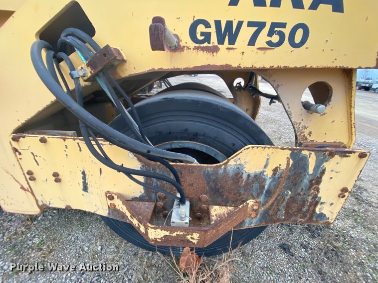 image for item DM2747 Sakai GW750  pneumatic roller