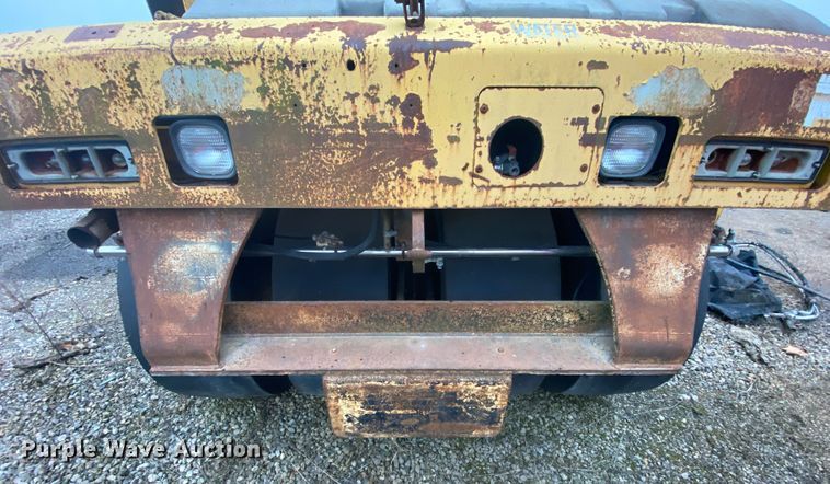 image for item DM2747 Sakai GW750  pneumatic roller