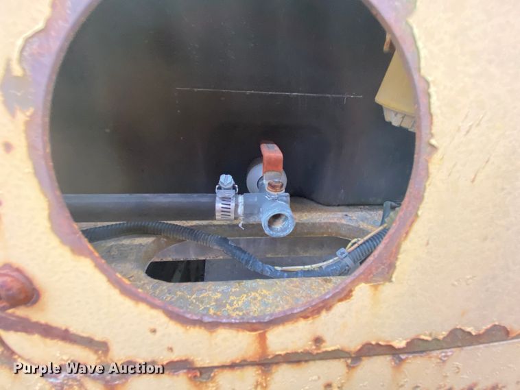 image for item DM2747 Sakai GW750  pneumatic roller