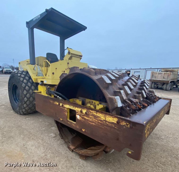 image for item DM2750 Sakai SV500T  single drum vibratory roller