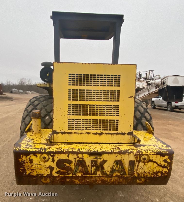 image for item DM2750 Sakai SV500T  single drum vibratory roller