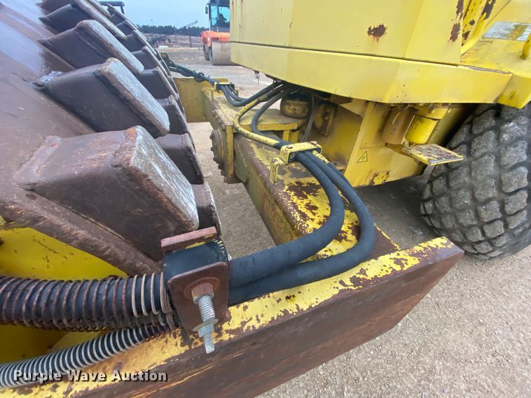 image for item DM2750 Sakai SV500T  single drum vibratory roller