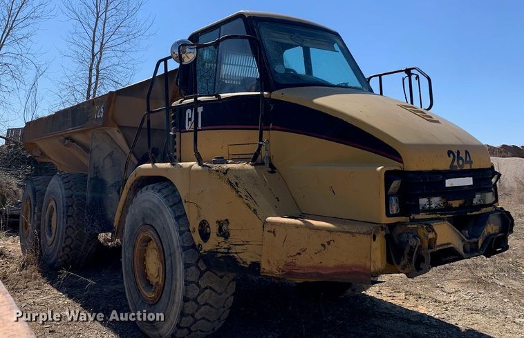 image for item DM2751 2001 Caterpillar 725  haul truck