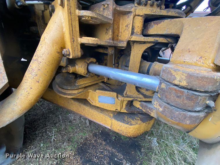 image for item DM2751 2001 Caterpillar 725  haul truck