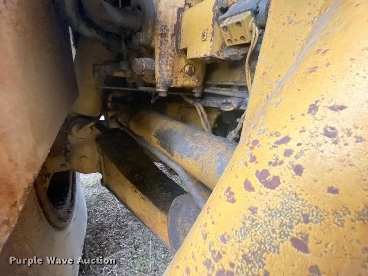 image for item DM2751 2001 Caterpillar 725  haul truck