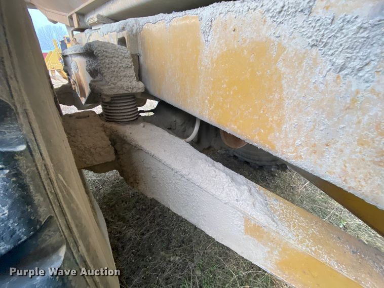 image for item DM2751 2001 Caterpillar 725  haul truck