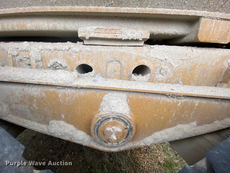 image for item DM2751 2001 Caterpillar 725  haul truck