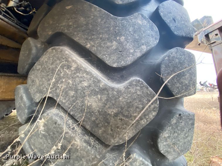 image for item DM2751 2001 Caterpillar 725  haul truck