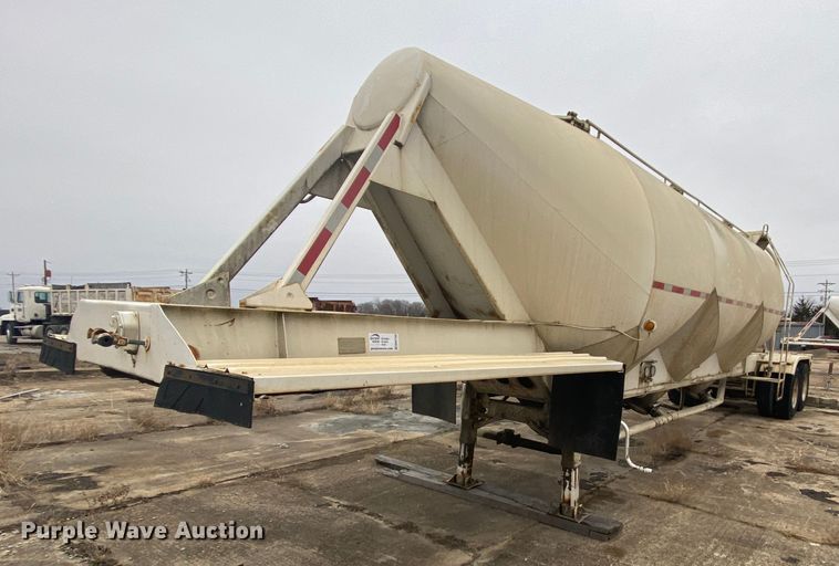 image for item DM2759 1978 Fruehauf pneumatic dry bulk trailer
