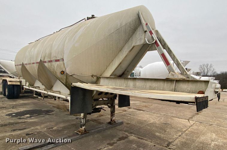 image for item DM2759 1978 Fruehauf pneumatic dry bulk trailer