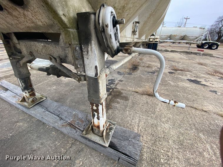 image for item DM2759 1978 Fruehauf pneumatic dry bulk trailer