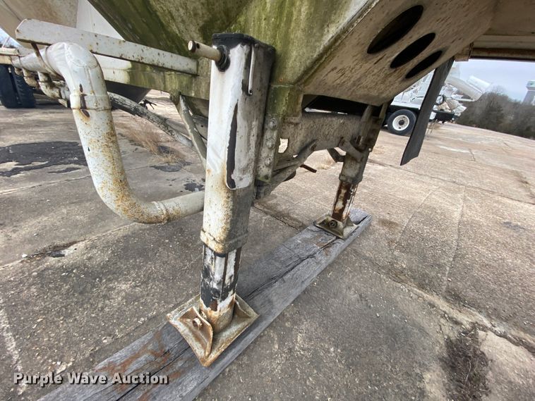 image for item DM2759 1978 Fruehauf pneumatic dry bulk trailer