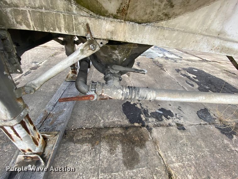 image for item DM2759 1978 Fruehauf pneumatic dry bulk trailer