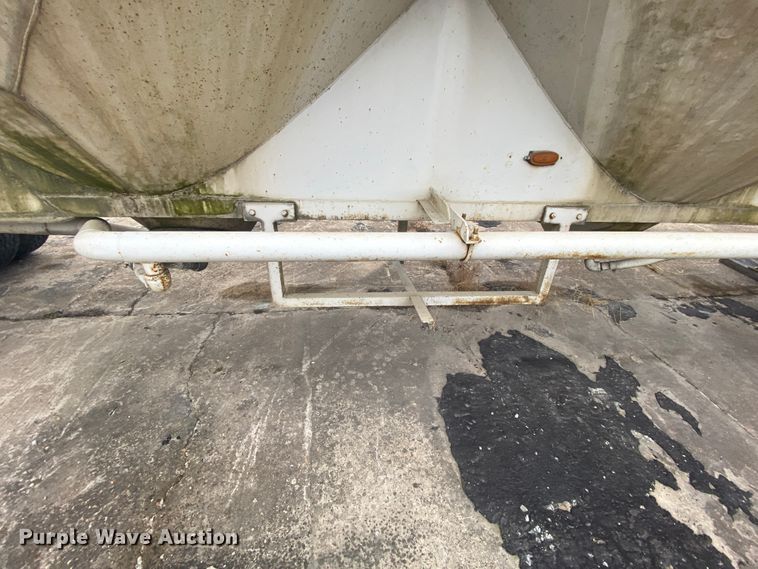 image for item DM2759 1978 Fruehauf pneumatic dry bulk trailer