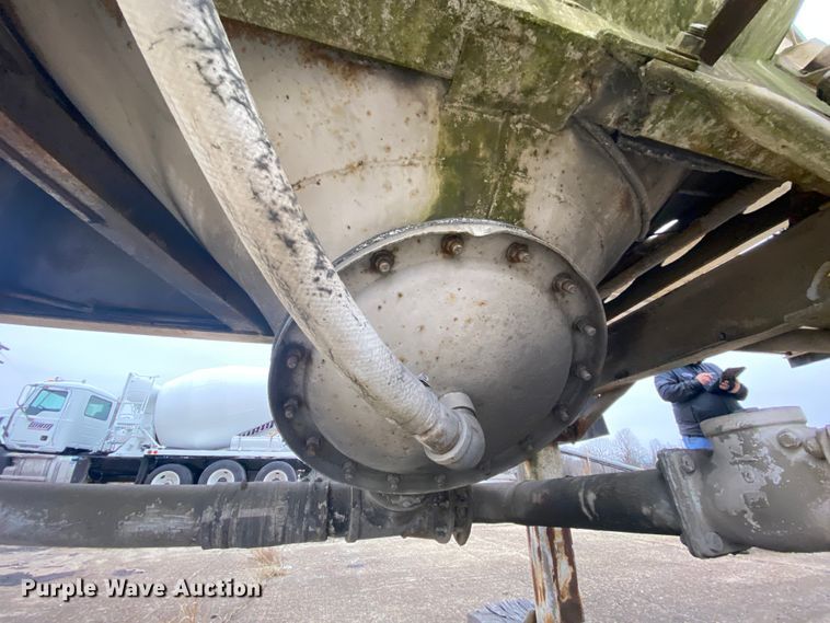 image for item DM2759 1978 Fruehauf pneumatic dry bulk trailer