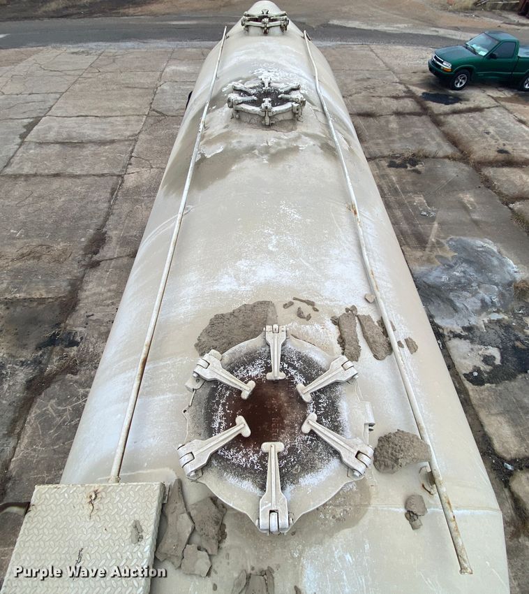 image for item DM2759 1978 Fruehauf pneumatic dry bulk trailer