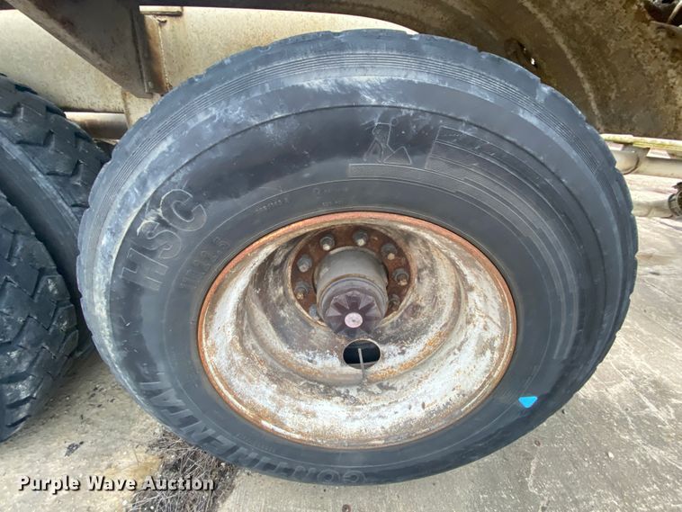 image for item DM2759 1978 Fruehauf pneumatic dry bulk trailer