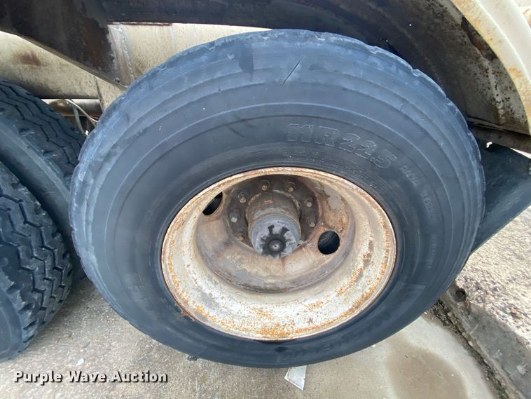 image for item DM2759 1978 Fruehauf pneumatic dry bulk trailer