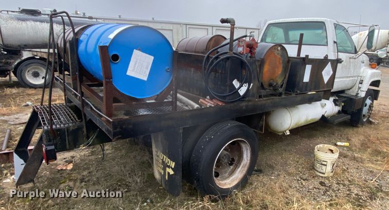 image for item DM2765 1996 GMC TopKick  flatbed truck