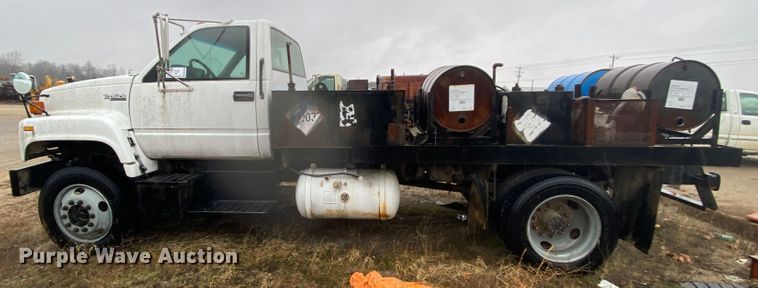 image for item DM2765 1996 GMC TopKick  flatbed truck