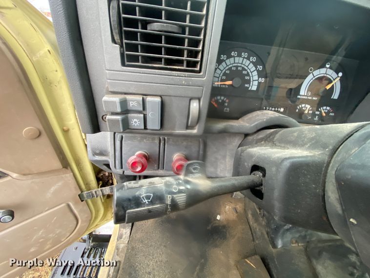 image for item DM2765 1996 GMC TopKick  flatbed truck