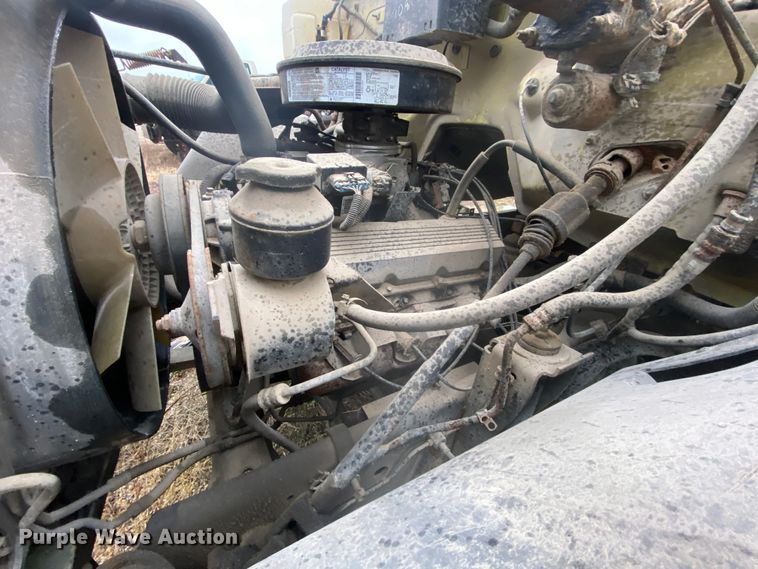 image for item DM2765 1996 GMC TopKick  flatbed truck