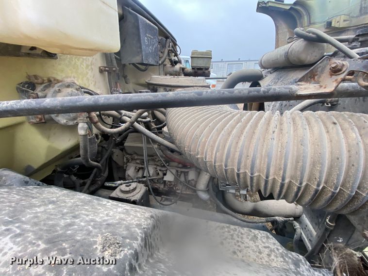 image for item DM2765 1996 GMC TopKick  flatbed truck