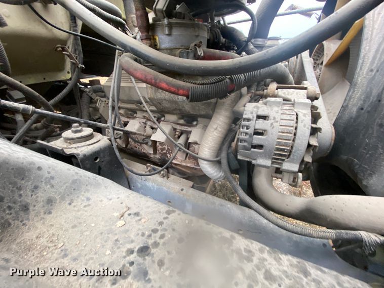 image for item DM2765 1996 GMC TopKick  flatbed truck