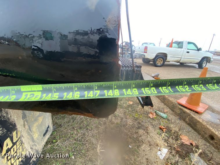 image for item DM2765 1996 GMC TopKick  flatbed truck