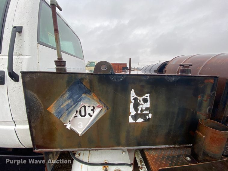 image for item DM2765 1996 GMC TopKick  flatbed truck