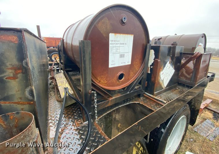 image for item DM2765 1996 GMC TopKick  flatbed truck