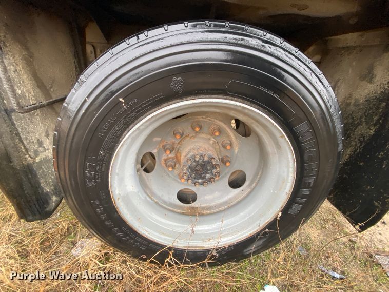 image for item DM2765 1996 GMC TopKick  flatbed truck