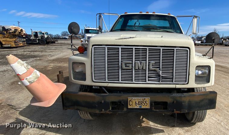 image for item DM2766 1996 GMC TopKick C5500  flatbed truck