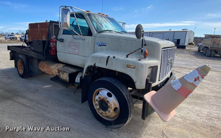 image for item DM2766 1996 GMC TopKick C5500  flatbed truck