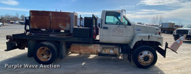 image for item DM2766 1996 GMC TopKick C5500  flatbed truck