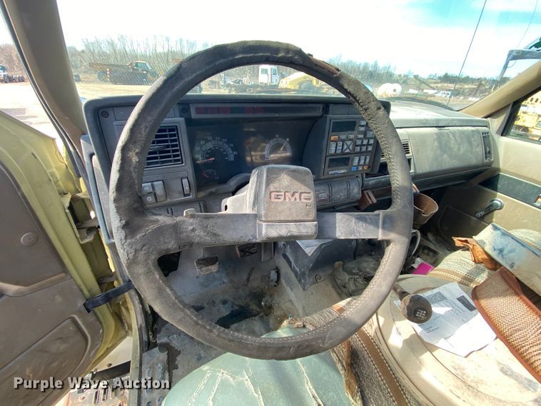 image for item DM2766 1996 GMC TopKick C5500  flatbed truck