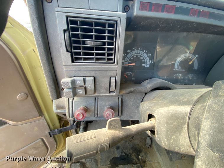 image for item DM2766 1996 GMC TopKick C5500  flatbed truck