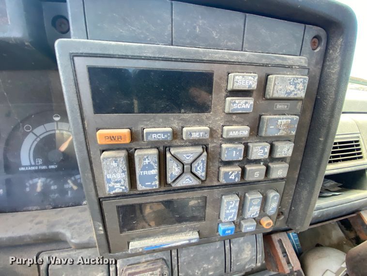 image for item DM2766 1996 GMC TopKick C5500  flatbed truck