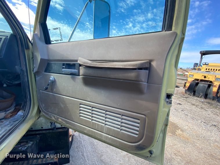 image for item DM2766 1996 GMC TopKick C5500  flatbed truck