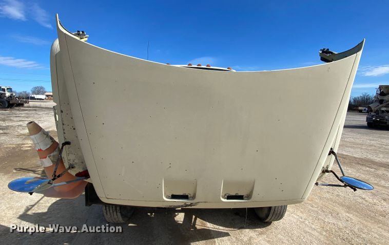 image for item DM2766 1996 GMC TopKick C5500  flatbed truck