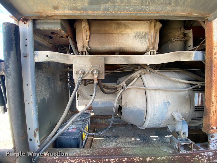 image for item DM2766 1996 GMC TopKick C5500  flatbed truck