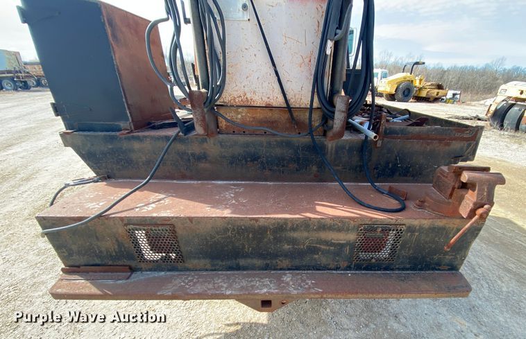 image for item DM2766 1996 GMC TopKick C5500  flatbed truck