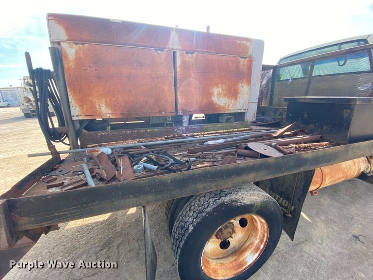 image for item DM2766 1996 GMC TopKick C5500  flatbed truck