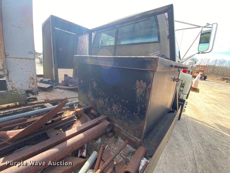 image for item DM2766 1996 GMC TopKick C5500  flatbed truck