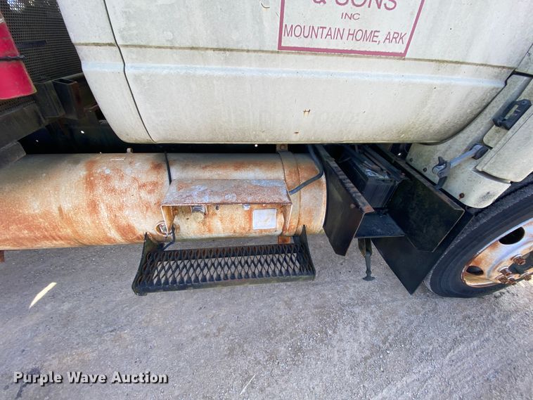 image for item DM2766 1996 GMC TopKick C5500  flatbed truck