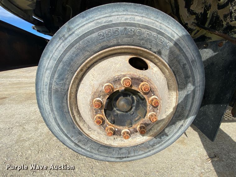 image for item DM2766 1996 GMC TopKick C5500  flatbed truck