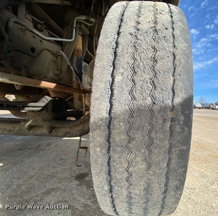 image for item DM2766 1996 GMC TopKick C5500  flatbed truck