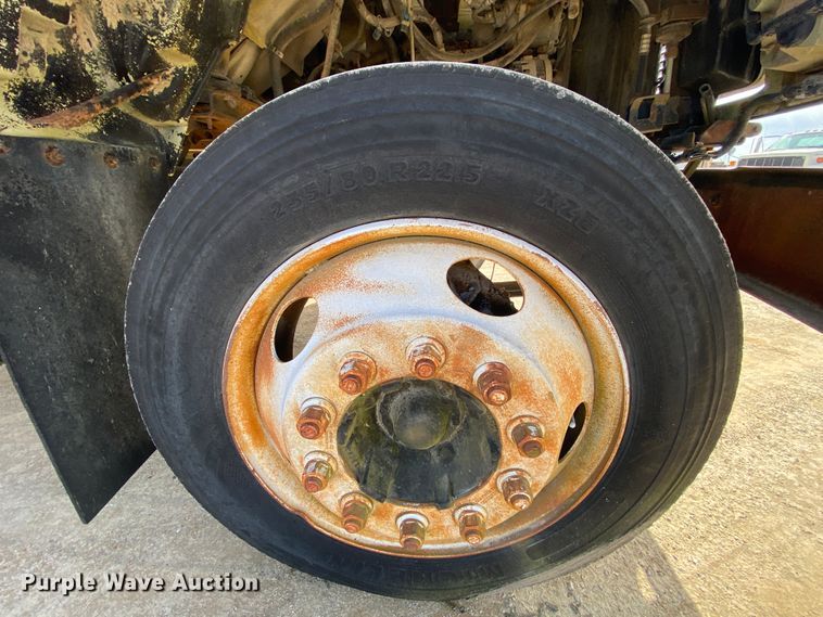 image for item DM2766 1996 GMC TopKick C5500  flatbed truck